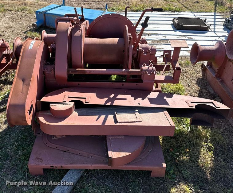 image for item OM9293 Construction tower hoist