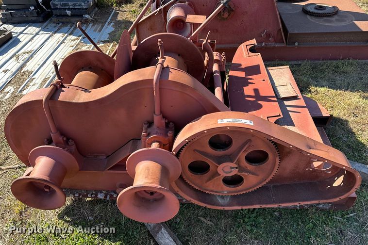 image for item OM9293 Construction tower hoist