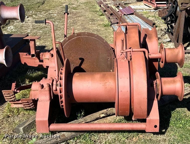 image for item OM9293 Construction tower hoist