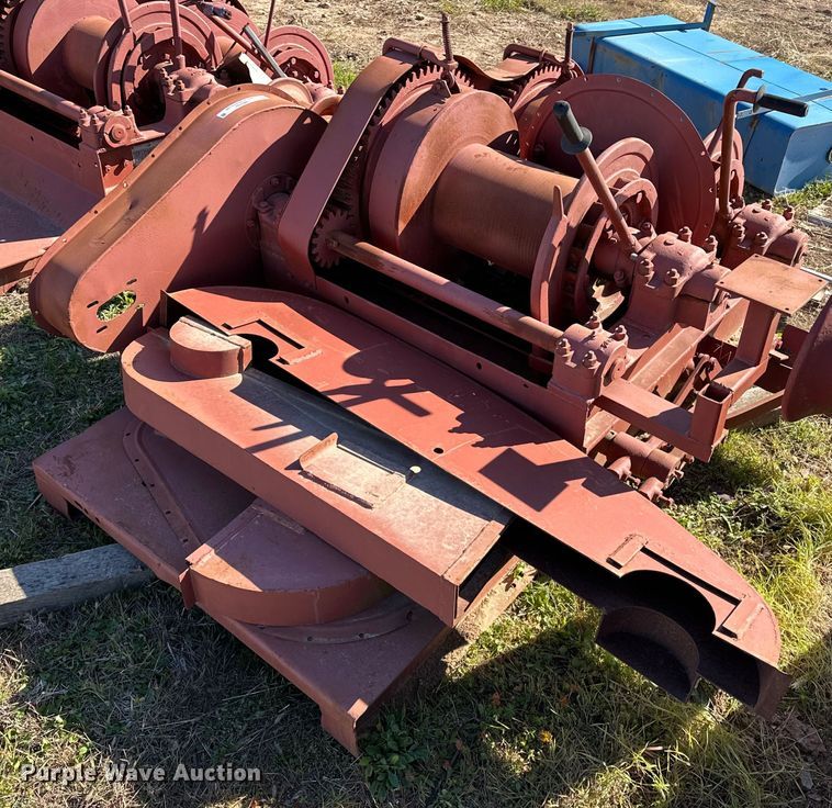 image for item OM9293 Construction tower hoist