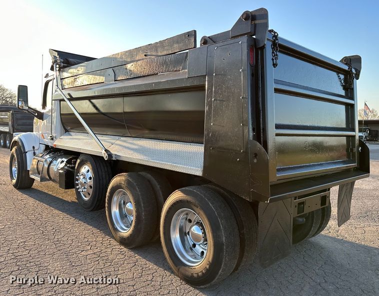 image for item OM9308 2022 Peterbilt  567 dump truck