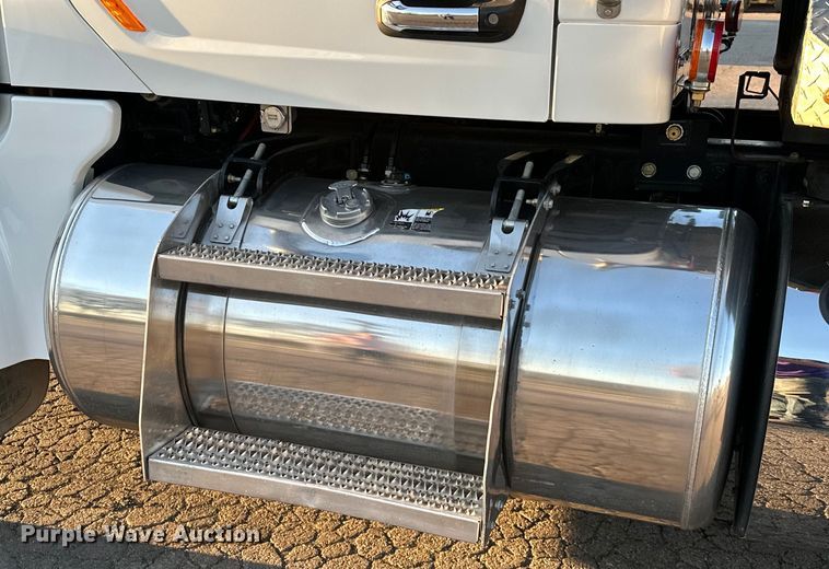 image for item OM9308 2022 Peterbilt  567 dump truck