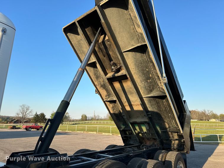 image for item OM9308 2022 Peterbilt  567 dump truck