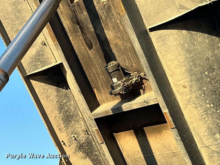 image for item OM9308 2022 Peterbilt  567 dump truck