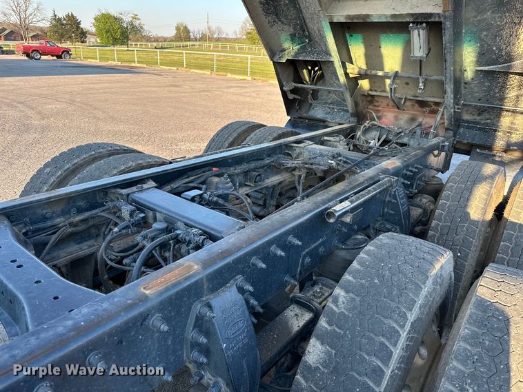 image for item OM9308 2022 Peterbilt  567 dump truck