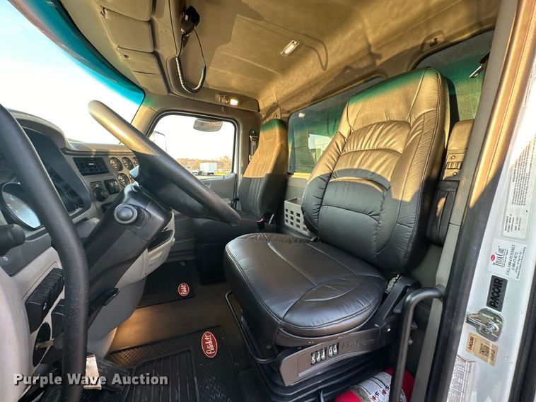 image for item OM9308 2022 Peterbilt  567 dump truck