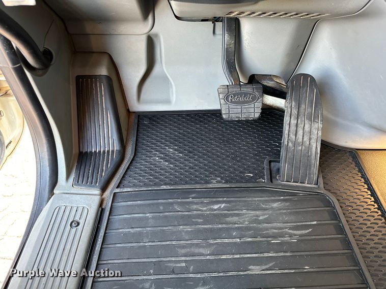 image for item OM9308 2022 Peterbilt  567 dump truck