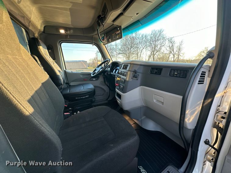 image for item OM9308 2022 Peterbilt  567 dump truck