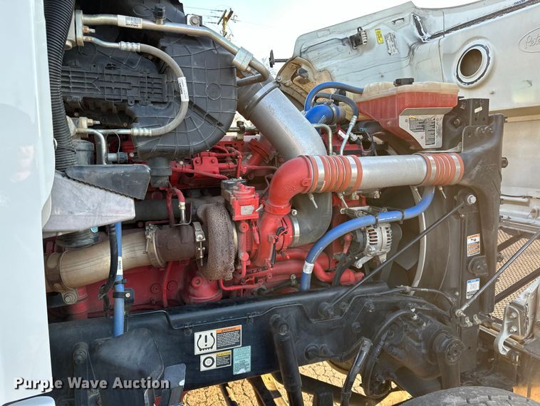 image for item OM9308 2022 Peterbilt  567 dump truck