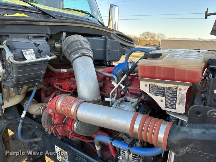 image for item OM9308 2022 Peterbilt  567 dump truck