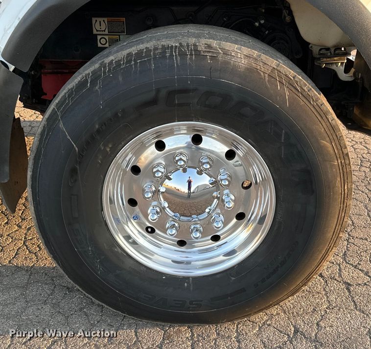 image for item OM9308 2022 Peterbilt  567 dump truck