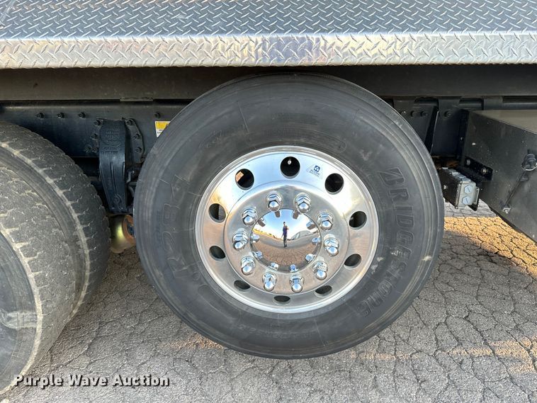 image for item OM9308 2022 Peterbilt  567 dump truck