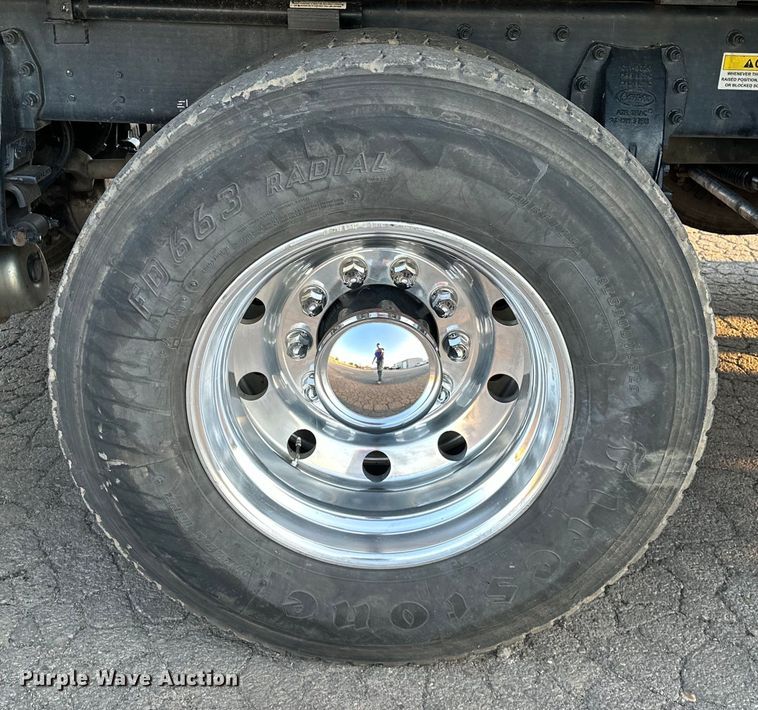 image for item OM9308 2022 Peterbilt  567 dump truck