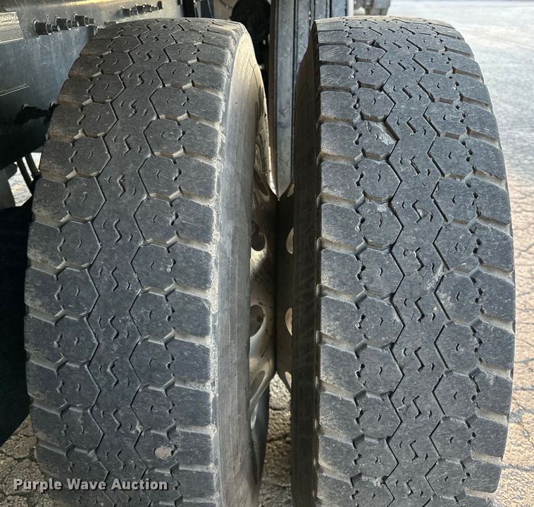 image for item OM9308 2022 Peterbilt  567 dump truck