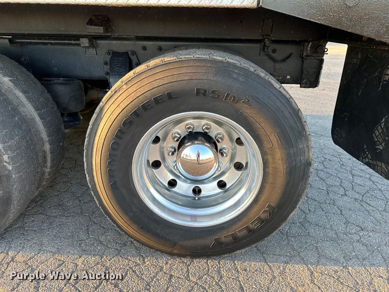 image for item OM9308 2022 Peterbilt  567 dump truck