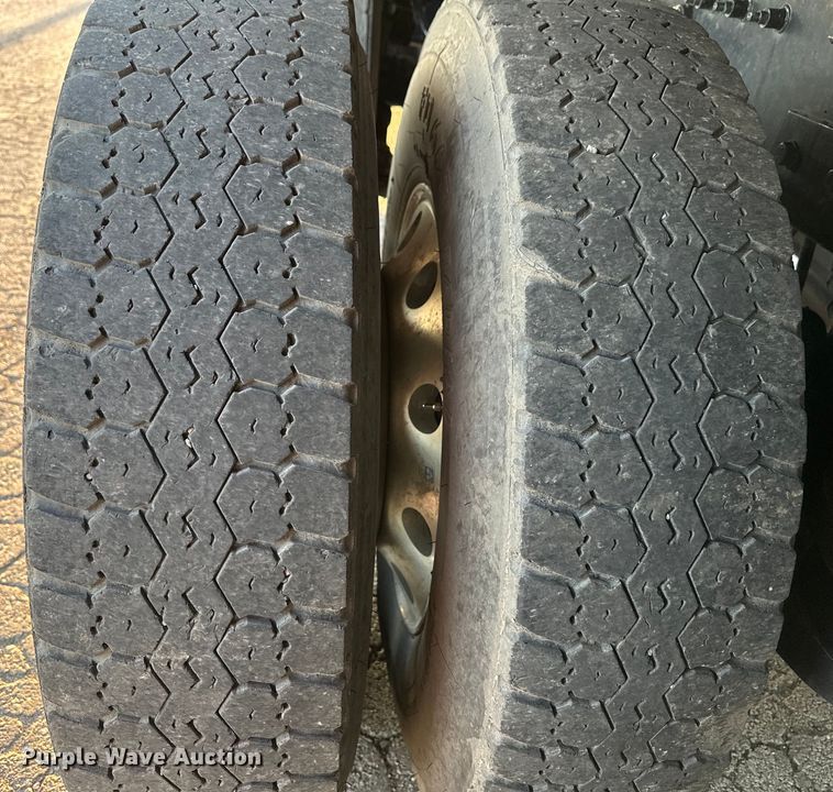 image for item OM9308 2022 Peterbilt  567 dump truck