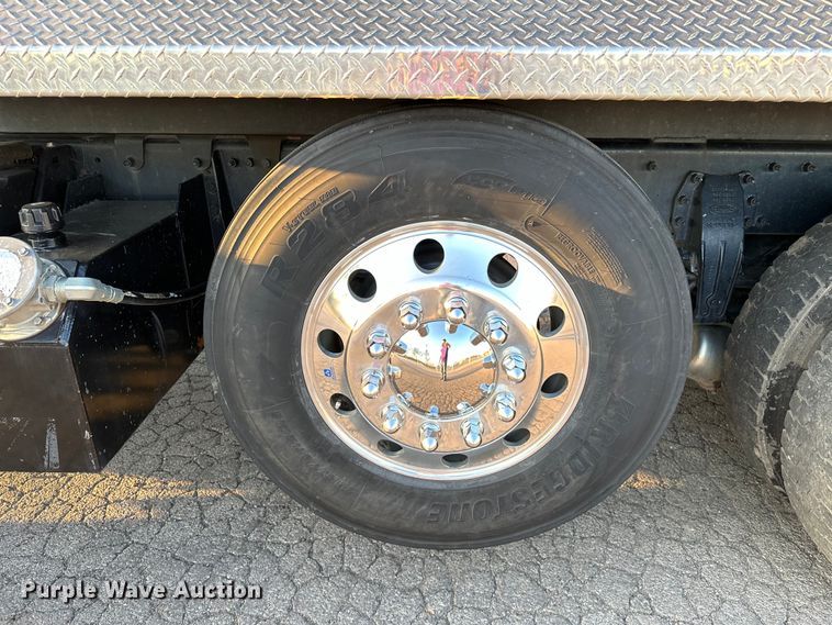 image for item OM9308 2022 Peterbilt  567 dump truck