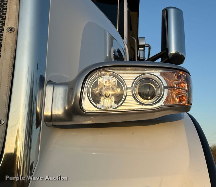 image for item OM9309 2021 Peterbilt  567 dump truck