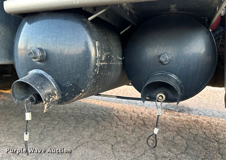 image for item OM9309 2021 Peterbilt  567 dump truck