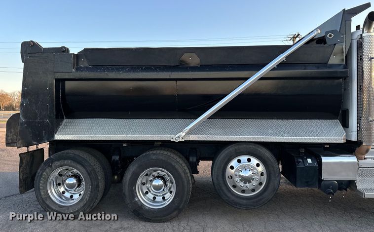 image for item OM9309 2021 Peterbilt  567 dump truck