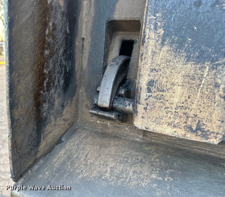 image for item OM9309 2021 Peterbilt  567 dump truck