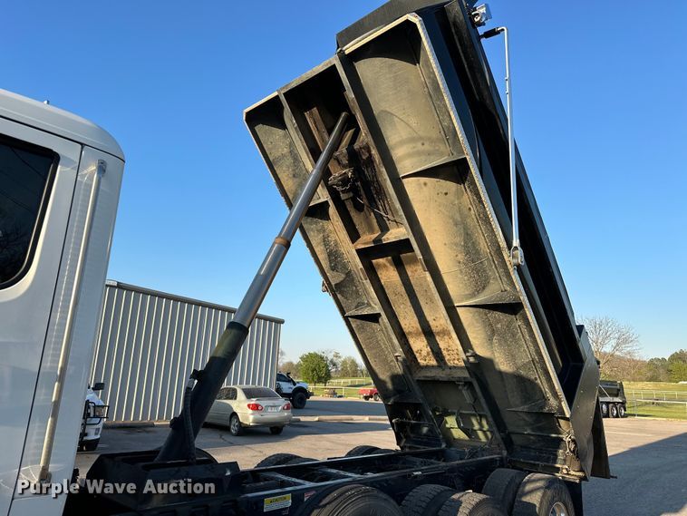 image for item OM9309 2021 Peterbilt  567 dump truck