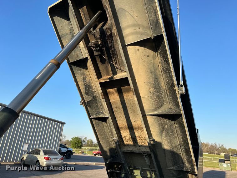 image for item OM9309 2021 Peterbilt  567 dump truck