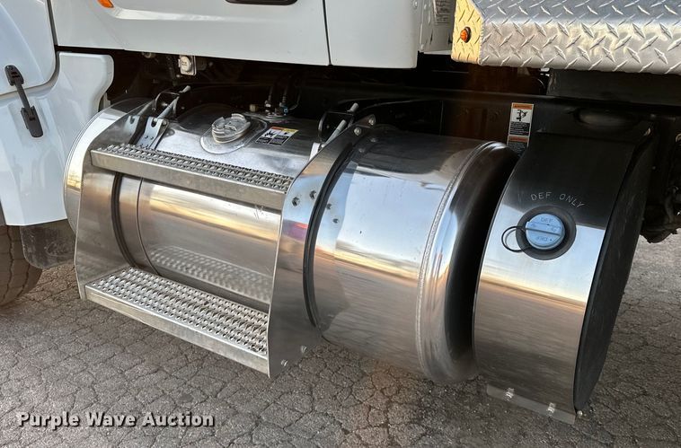 image for item OM9309 2021 Peterbilt  567 dump truck