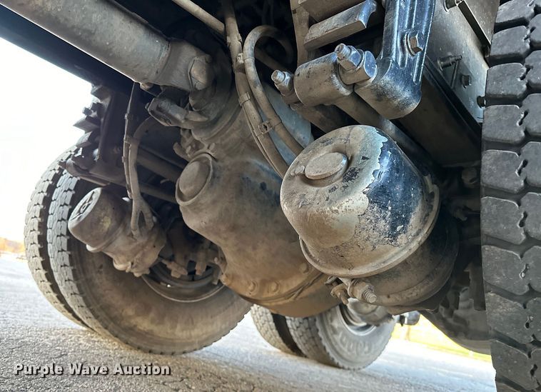 image for item OM9309 2021 Peterbilt  567 dump truck