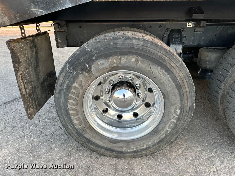 image for item OM9309 2021 Peterbilt  567 dump truck