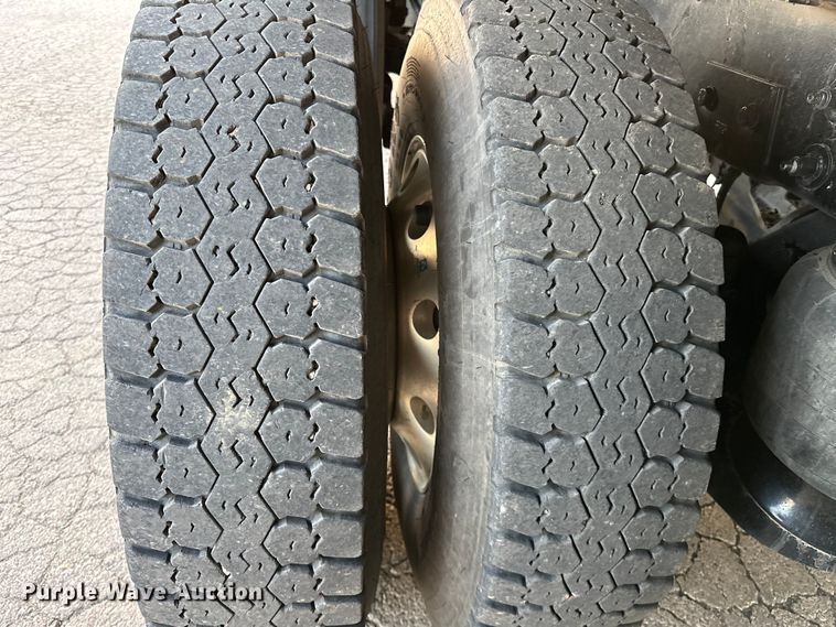 image for item OM9309 2021 Peterbilt  567 dump truck