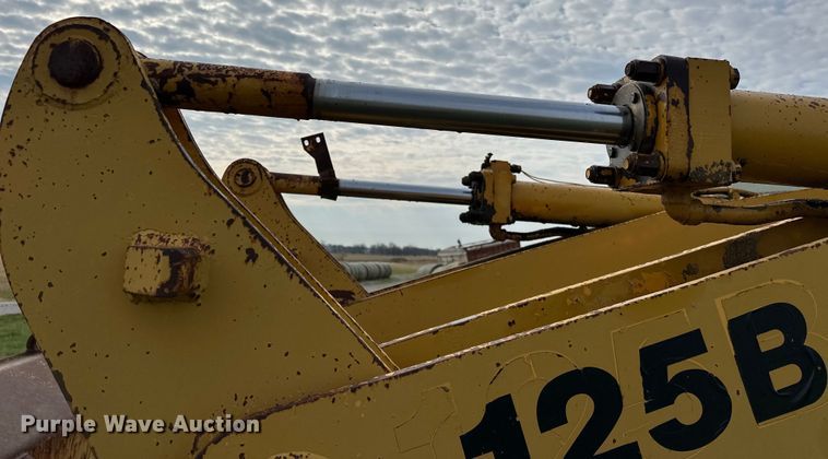 image for item OM9331 1977 Clark 125B wheel loader