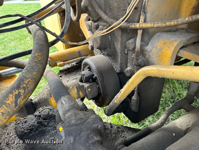 image for item OM9331 1977 Clark 125B wheel loader