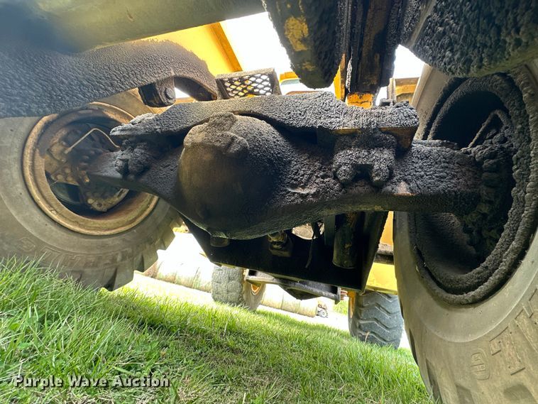 image for item OM9331 1977 Clark 125B wheel loader