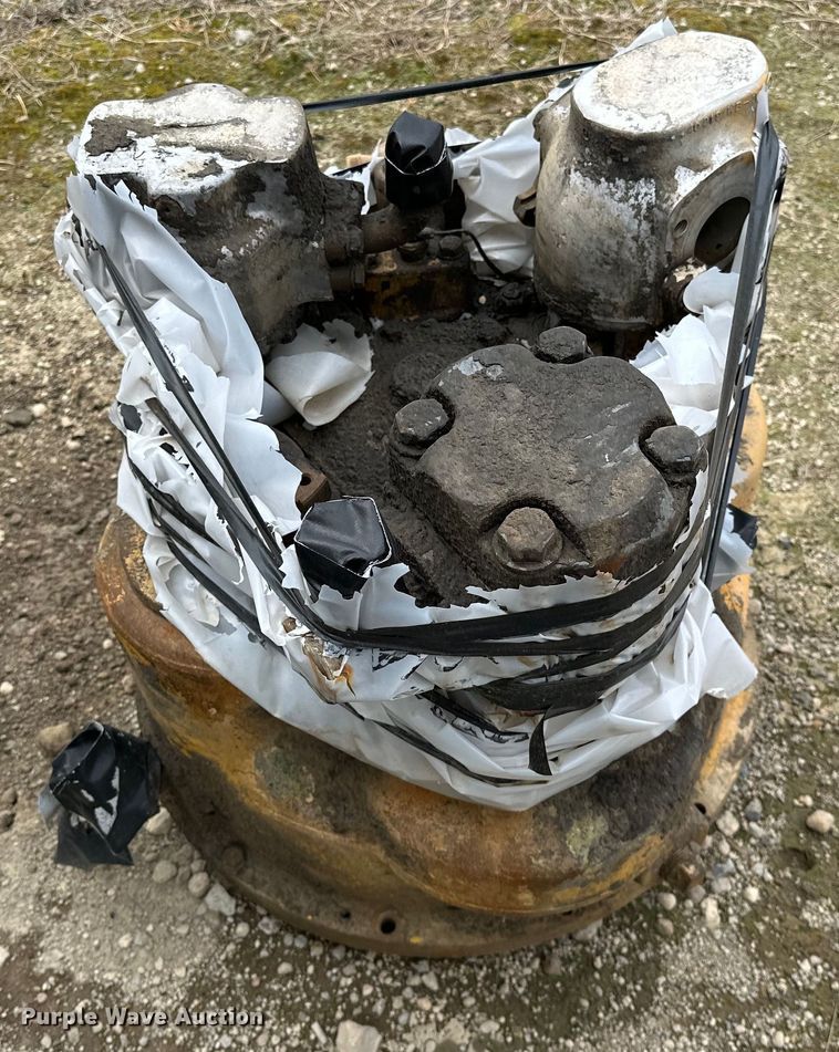 image for item OM9331 1977 Clark 125B wheel loader