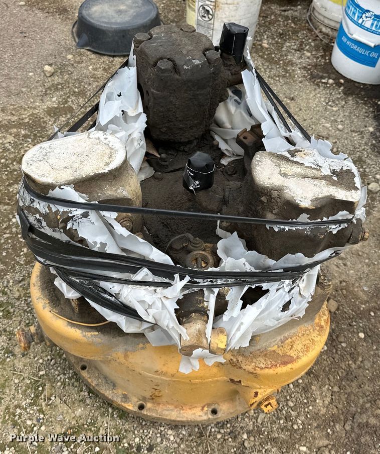 image for item OM9331 1977 Clark 125B wheel loader