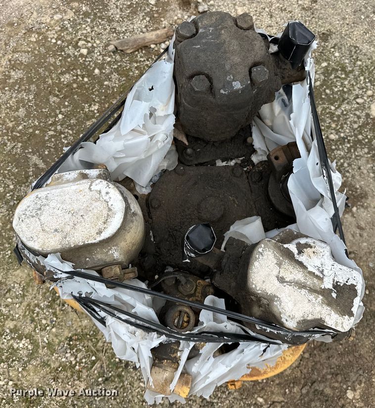 image for item OM9331 1977 Clark 125B wheel loader