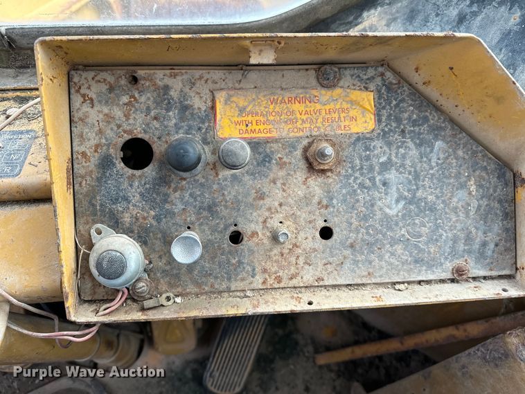 image for item OM9331 1977 Clark 125B wheel loader