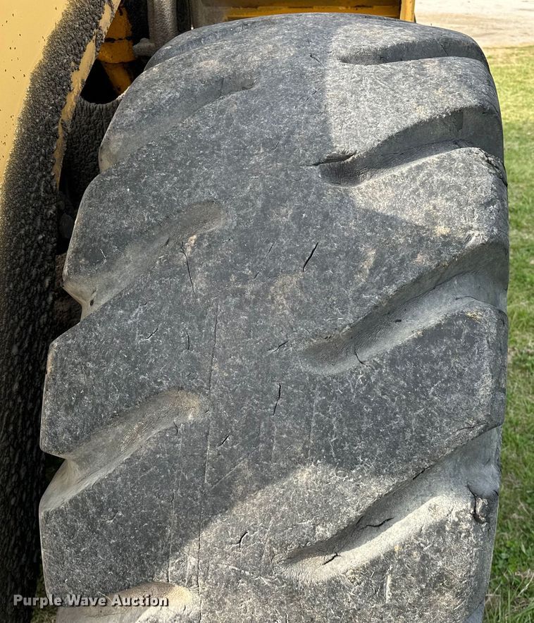 image for item OM9331 1977 Clark 125B wheel loader