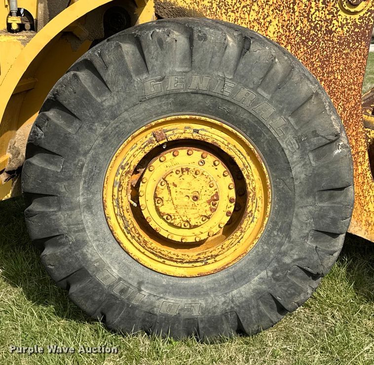 image for item OM9331 1977 Clark 125B wheel loader