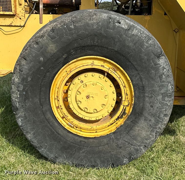 image for item OM9331 1977 Clark 125B wheel loader