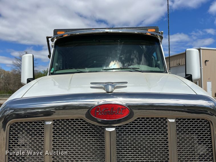 image for item OM9362 2020 Peterbilt  567 dump truck