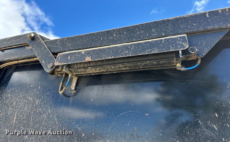 image for item OM9362 2020 Peterbilt  567 dump truck