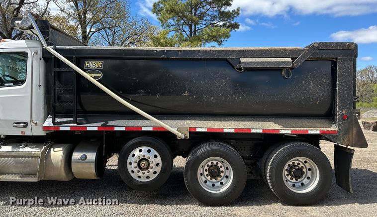 image for item OM9362 2020 Peterbilt  567 dump truck