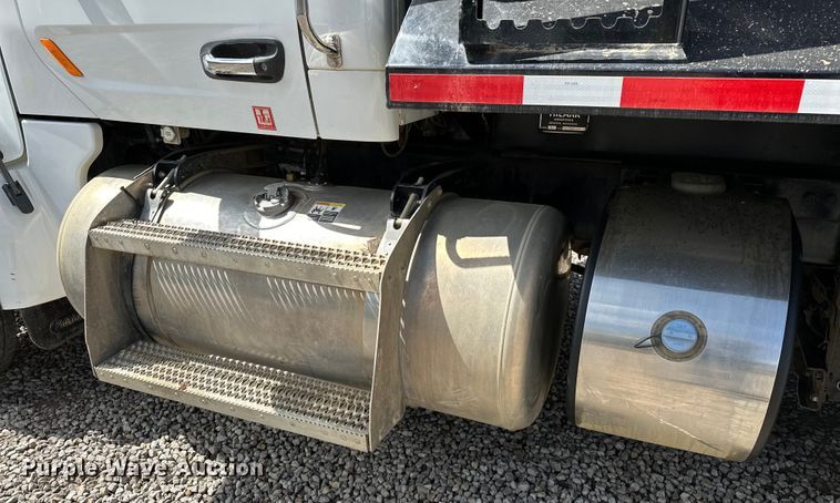 image for item OM9362 2020 Peterbilt  567 dump truck