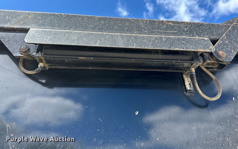 image for item OM9362 2020 Peterbilt  567 dump truck