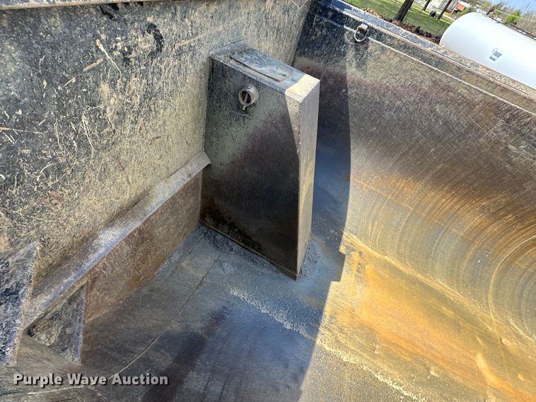 image for item OM9362 2020 Peterbilt  567 dump truck