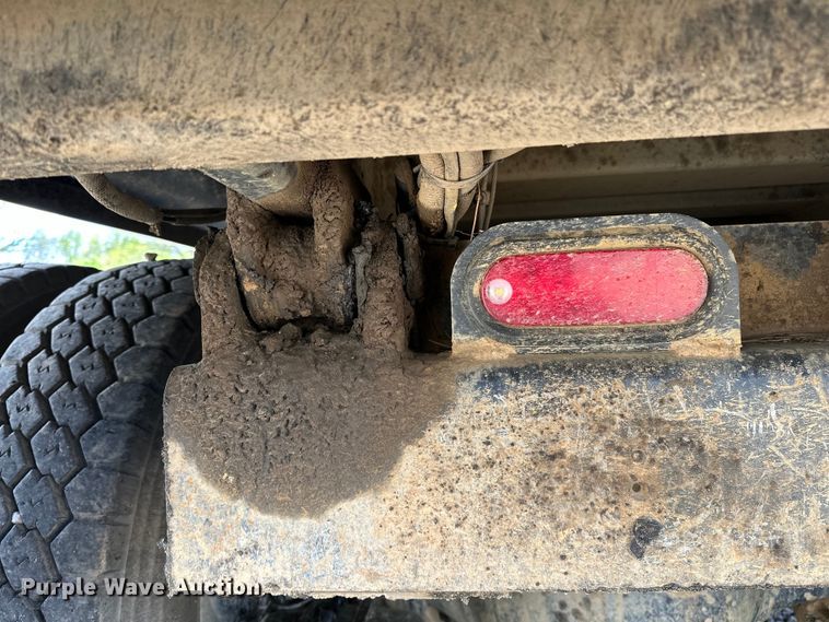 image for item OM9362 2020 Peterbilt  567 dump truck