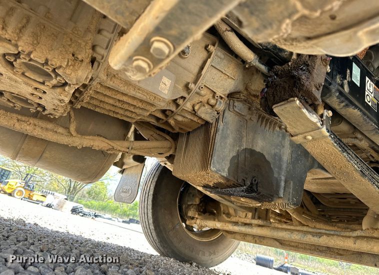 image for item OM9362 2020 Peterbilt  567 dump truck