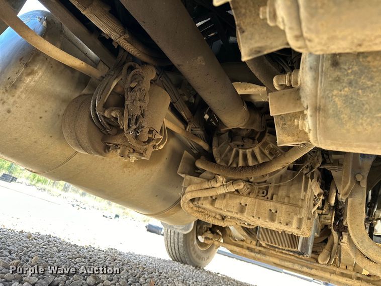 image for item OM9362 2020 Peterbilt  567 dump truck